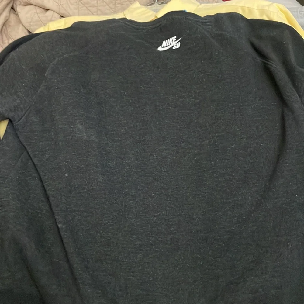 Sweatshirt - Picture 3 of 4